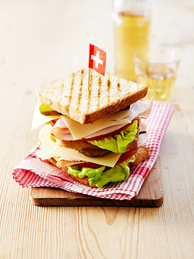 Reuzensandwich met Emmentaler AOP